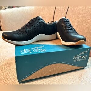 Dansko Sneaker Christina NWT